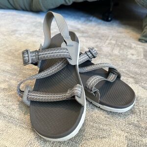 Chaco Lodown sandals shoes size 8 grey